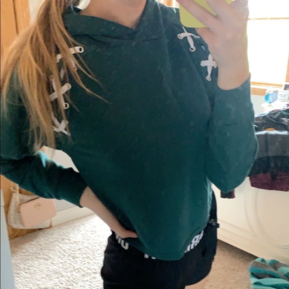 Cropped hoodie!